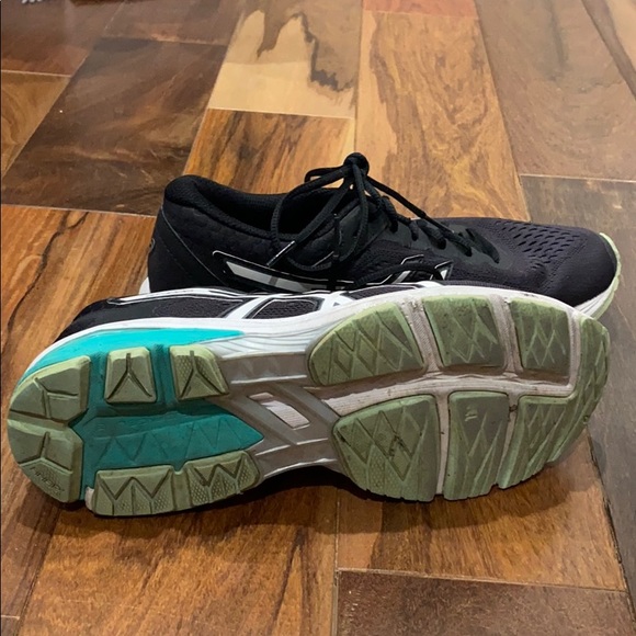 Asics Running Shoe - Picture 2 of 4